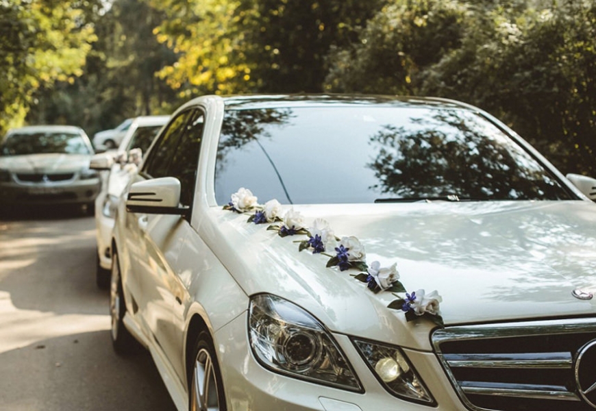 Мелкое ДТП в Слуцке с участием свадебного кортежа и автомобиля сотрудника РОВД переросло в конфликт 