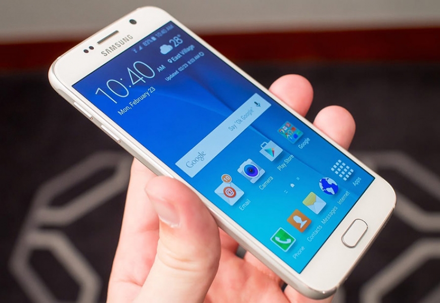 За что предъявляют штраф всемирно известным компаниям Apple и Samsung