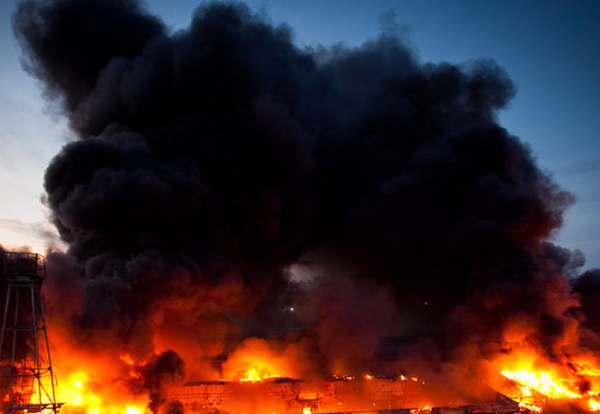Торговый центр «Лента» в Санкт-Петербурге обрушился в результате пожара