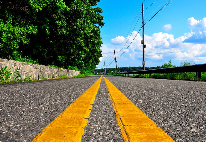 В России хотят изменить цвет разделительной полосы