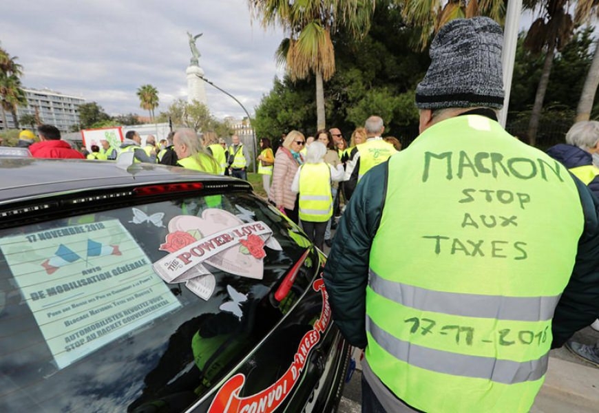 Во Франции отменили повышение цена на топливо в 2019 году