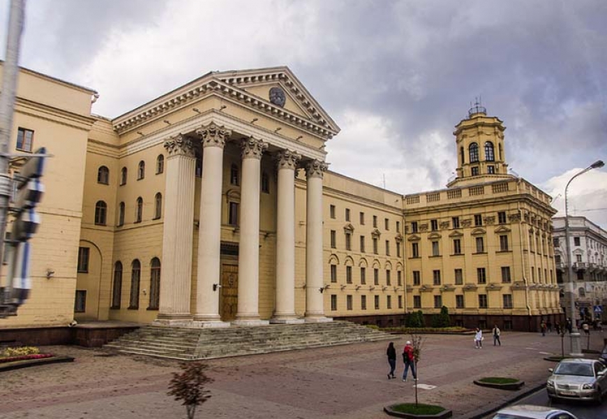 В Минске берут взятки пельменями и мороженным