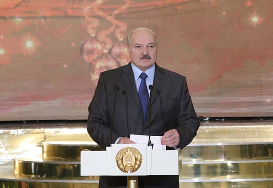 Лукашенко вручил награды и провел приём по случаю «старого» Нового года