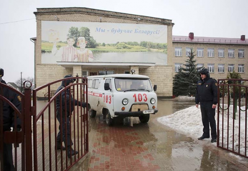 Подробности о ЧП в Столбцах, где десятиклассник напал на учителя и школьников 