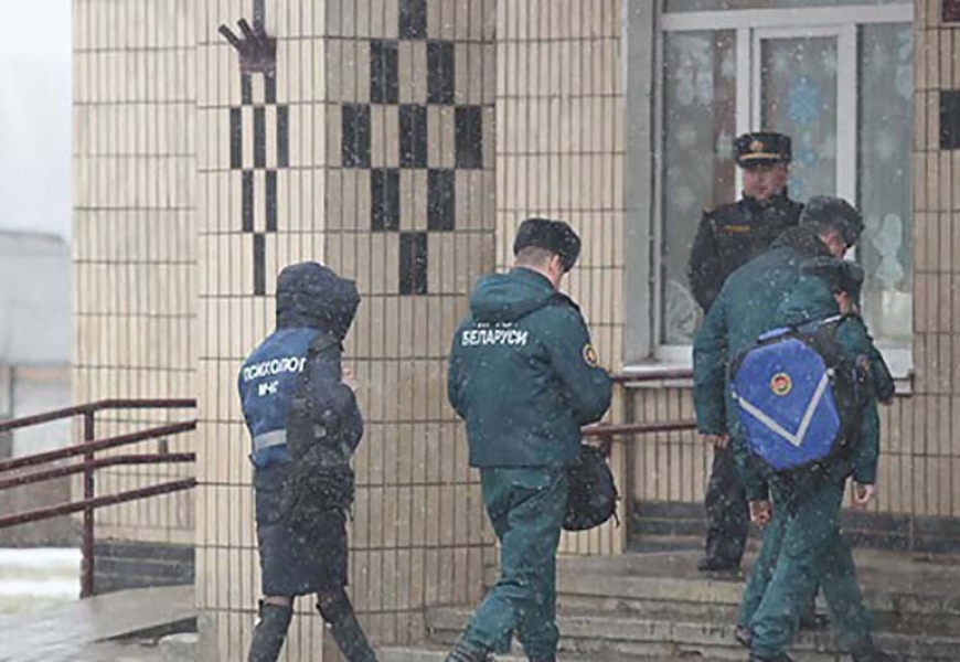 Семьям пострадавшим от нападения в столбцовской школе окажут матпомощь