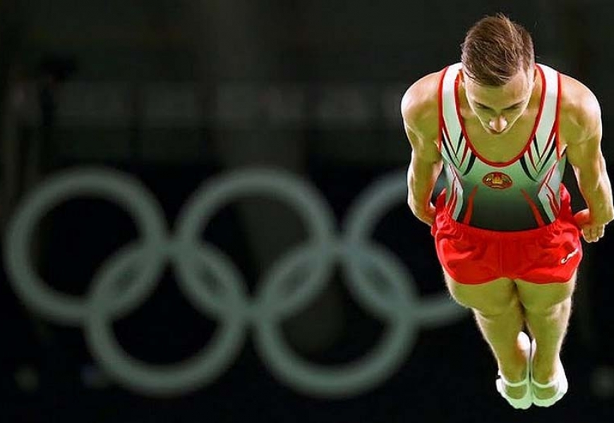 Владислав Гончаров одержал победу на этапе Кубка мира по прыжкам на батуте