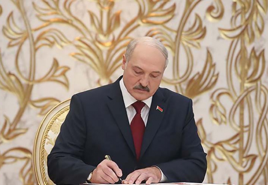 Лукашенко объявил выговор губернаторам Витебской и Могилевской областей