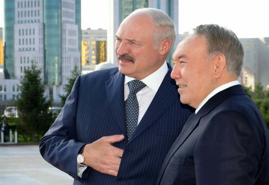 Лукашенко c большим сожалением воспринял шаг Назарбаева