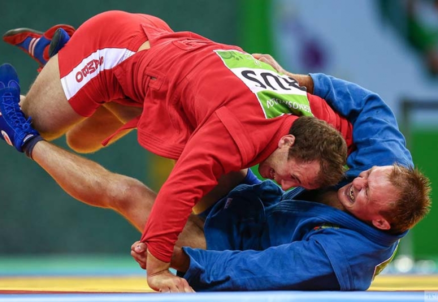 Белорусские самбисты завоевали три медали в первый день чемпионата Европы