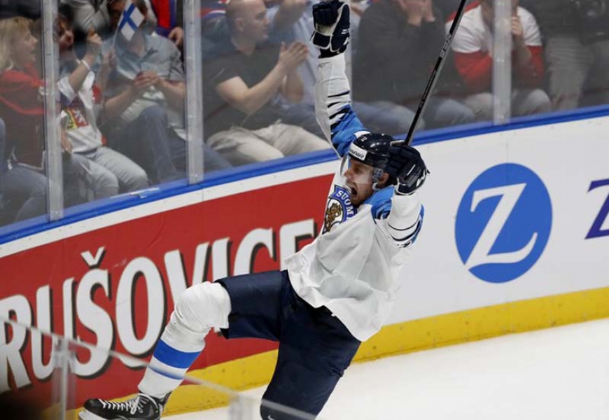 Сборная России по хоккею поиграла финнам в полуфинальном матче