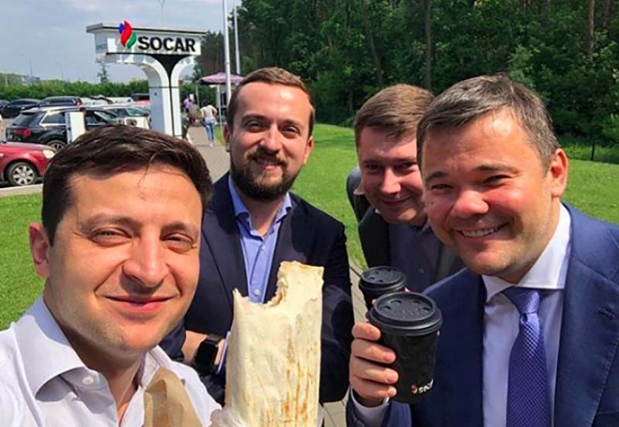 Владимир Зеленский разместил в Instagram фото с шаурмой