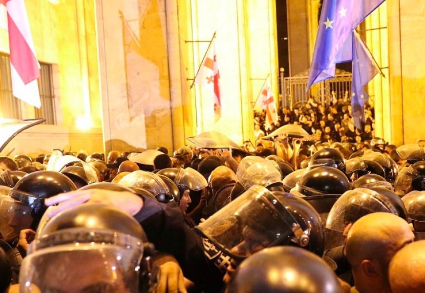 Массовая акция протеста в Грузии – пострадало более 50 человек