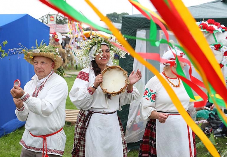 Лукашенко посетил праздник «Купалье» в Александрии