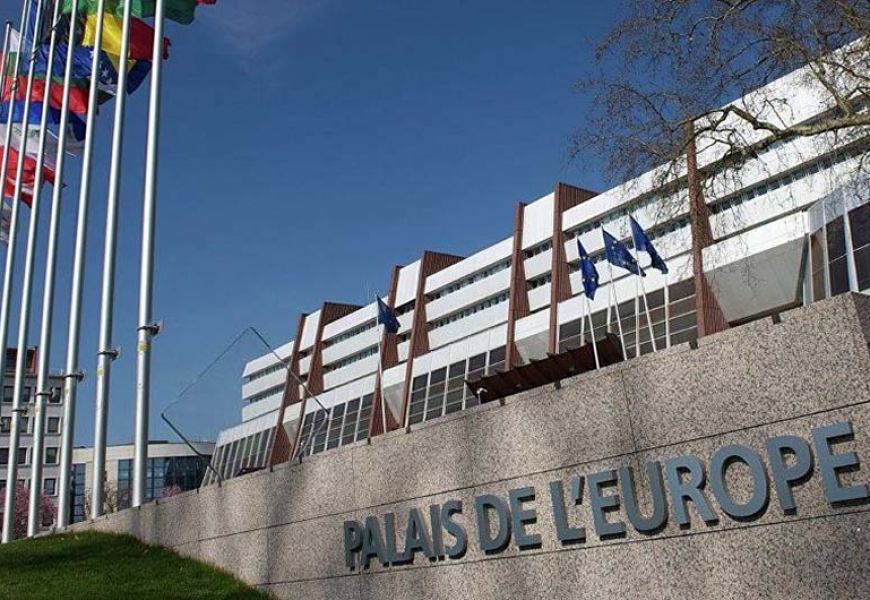 Президент Еврокомиссии Жан-Клод Юнкер передает пост Урсуле фон дер Ляйен 