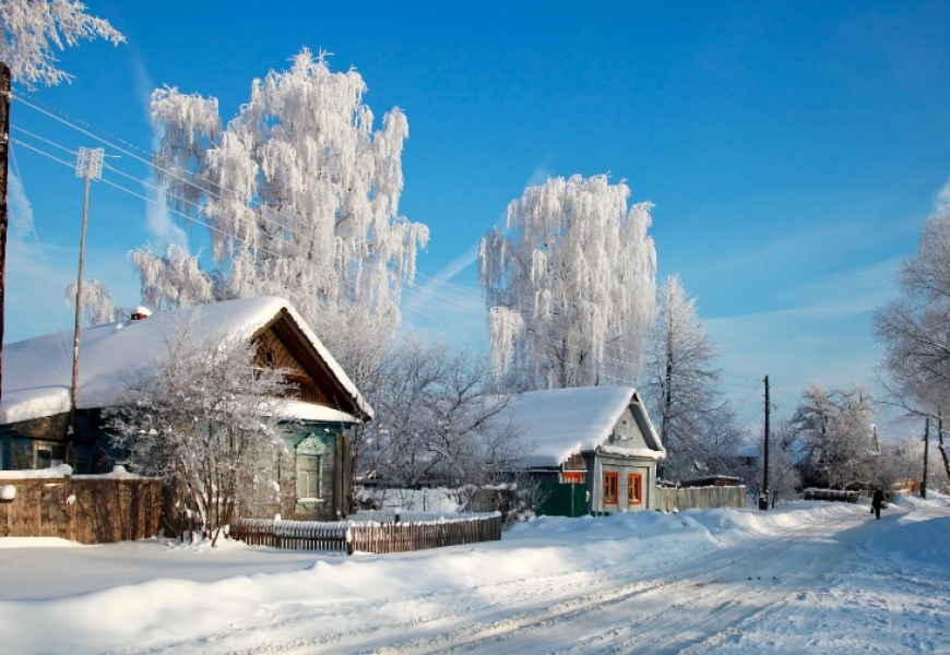 В белорусской деревне праздновали Новый год, а труп сидел за столом