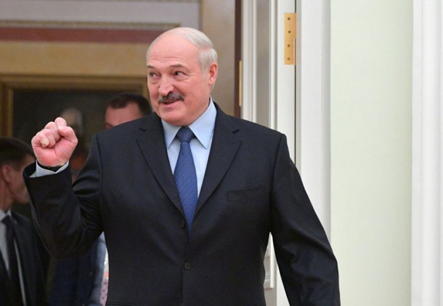 Президент считает, что мир уже «одной ногой» в финансово-экономическим кризисе