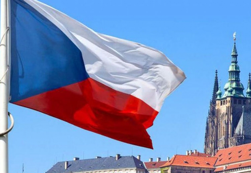 Чехия снимает карантин и открывает границы