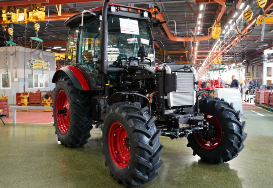 МТЗ выпустил новую модель трактора Belarus-1222.3