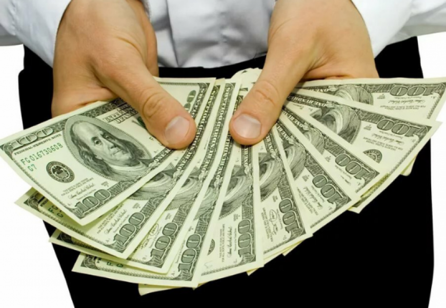 Белорусские чиновники планируют заплаты в 2025 году больше 600$