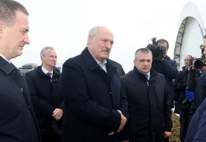 Лукашенко приехал в Слуцкий район с рабочими вопросами