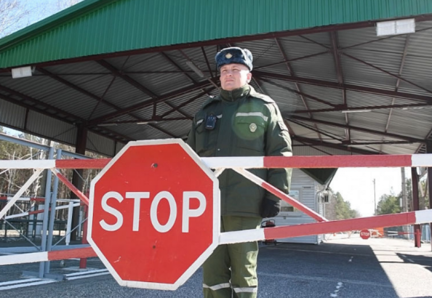 Лукашенко приказал закрыть границы для «умных белорусов»