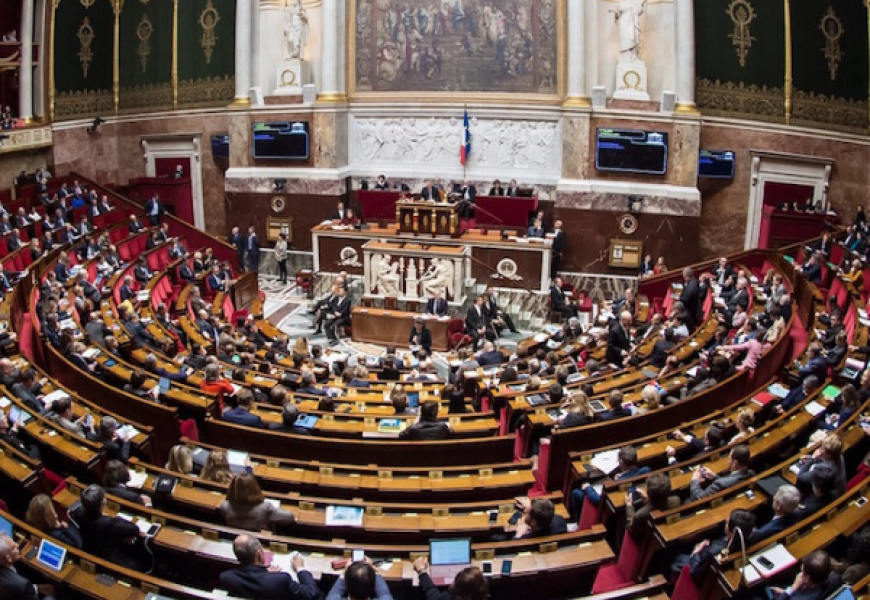 Франция: закон об укреплении республиканских принципов приняло 347 депутатов