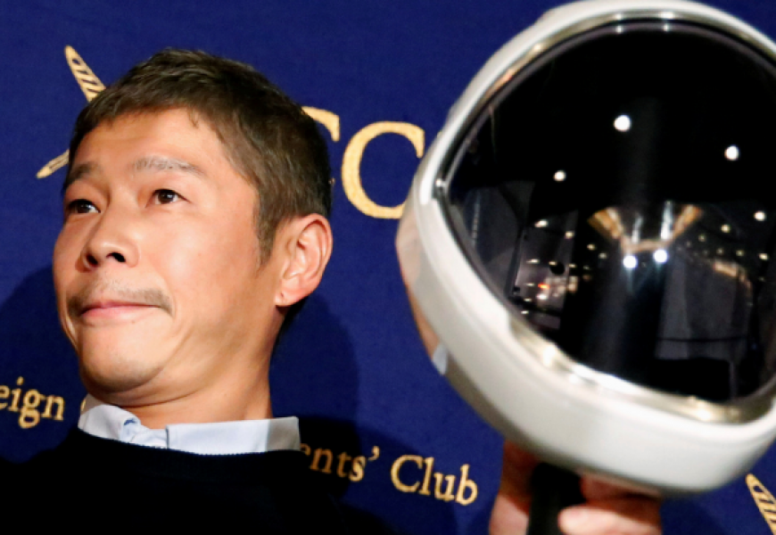 Миллиардер из Японии отберет 8 человек для полета на Луну на SpaceX