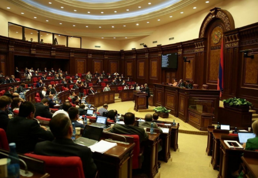 Парламент Армении проголосовал против кандидатуры Пашиняна 