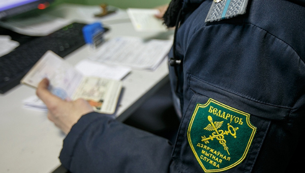 С 1 июля таможне будут доступны данные о банковских счетах белорусов